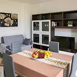 Apartman Isola Bianca - *